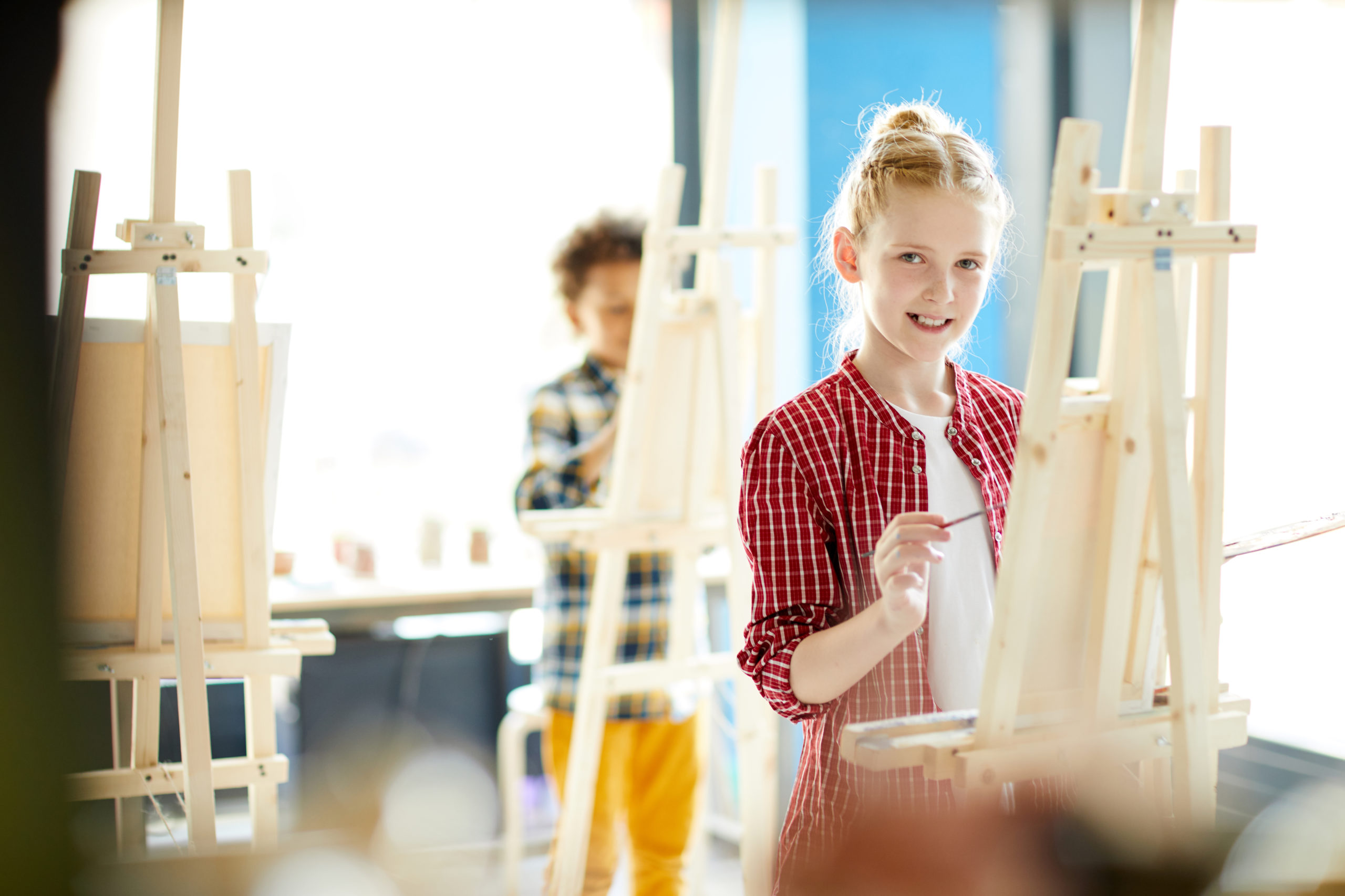 Students in studio of arts Tutoring in art